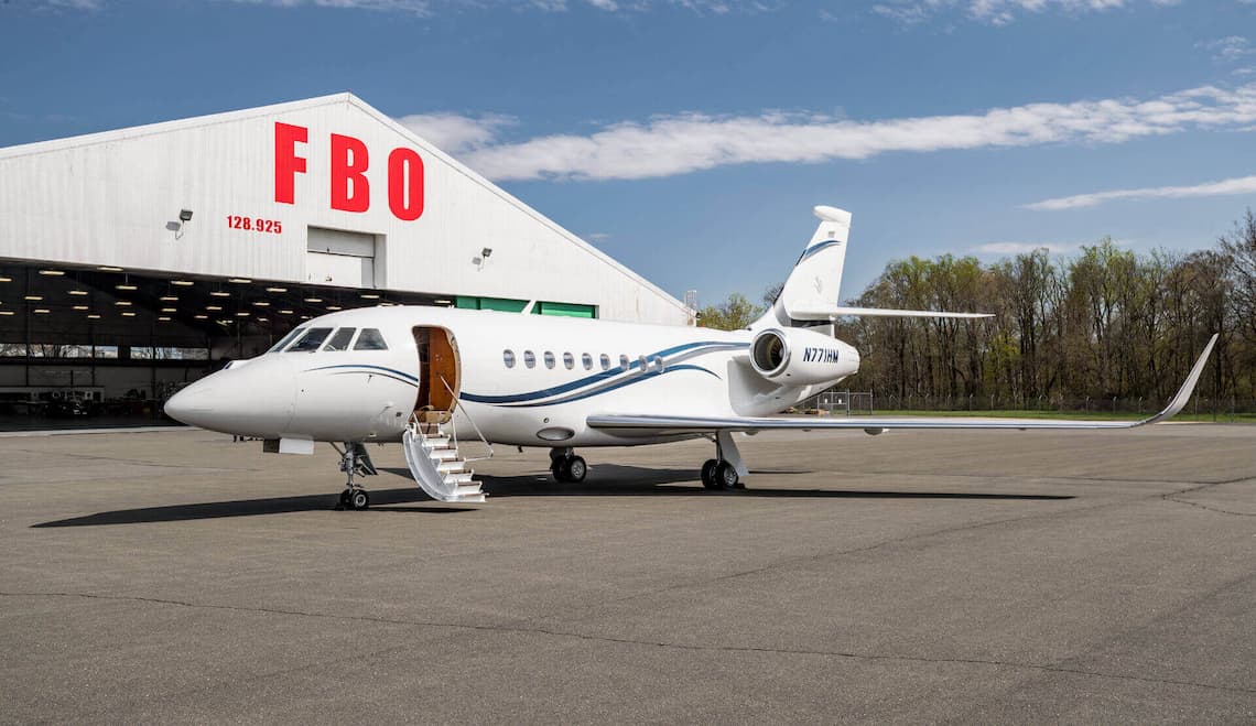 Falcon 2000LXS - N771HM - Right Side View